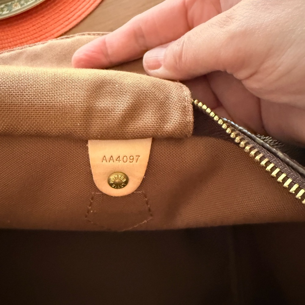 Authentic Louis Vuitton Speedy 35 - Picture 9 of 12